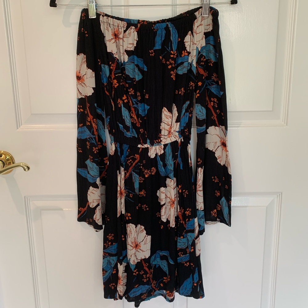 Billabong off the shoulder floral dress